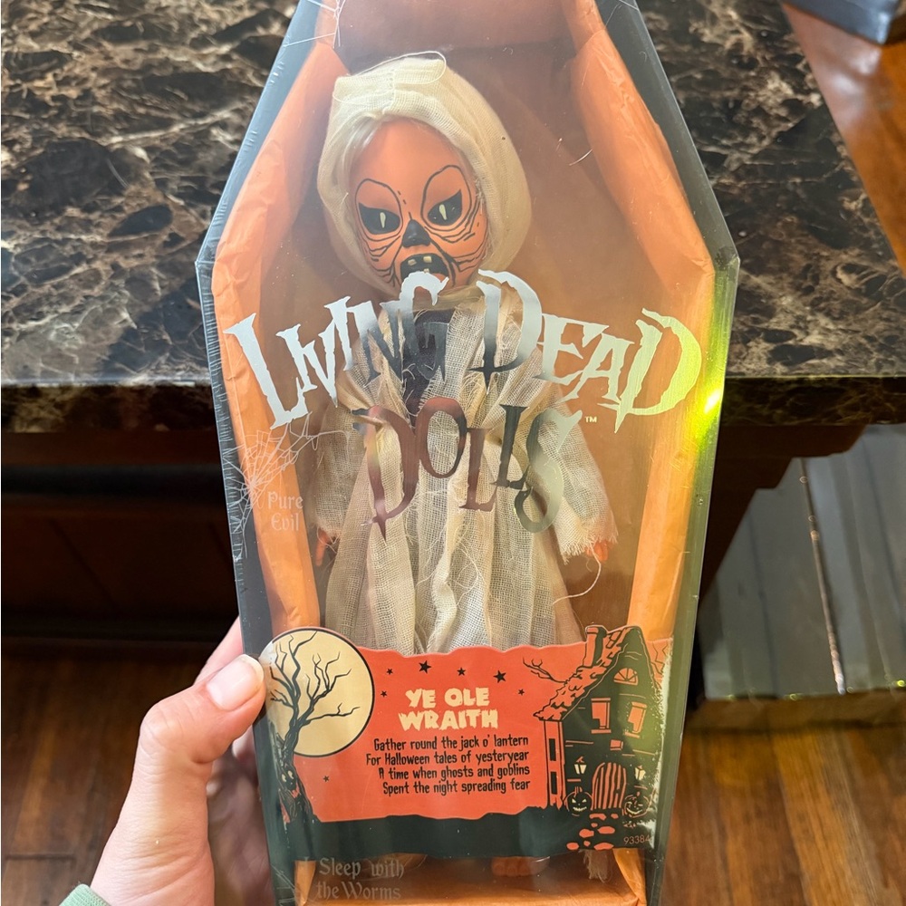 Living Dead Dolls -Ye Ole Wraith- Series 32